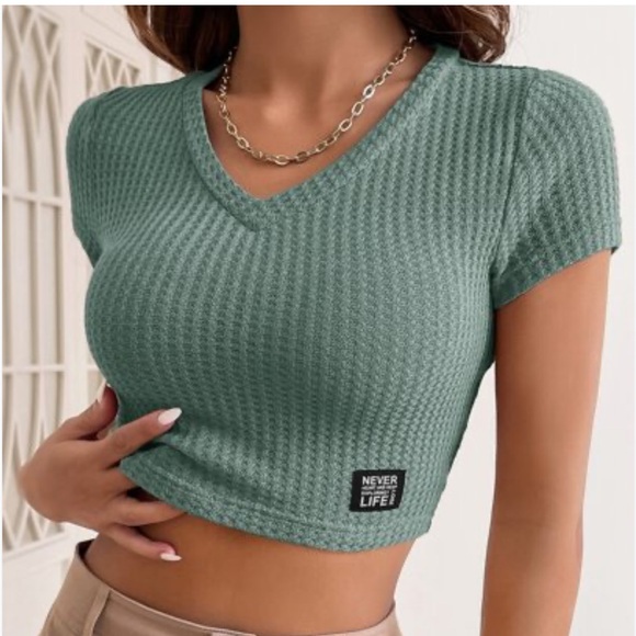 SHEIN Tops - SHEIN Textured Teal Crop Top